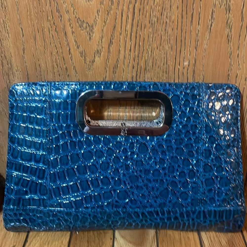 New York & Company - Structure Clutch